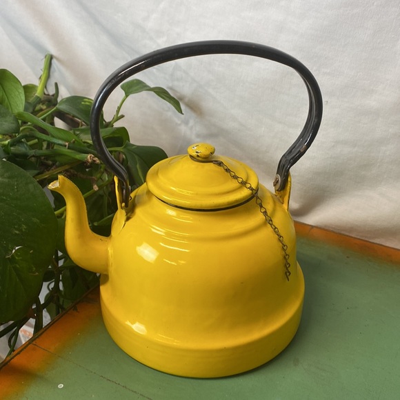 Enamel Yellow Tea Kettle Made in Poland 💛🖤 Vintage - Picture 2 of 6